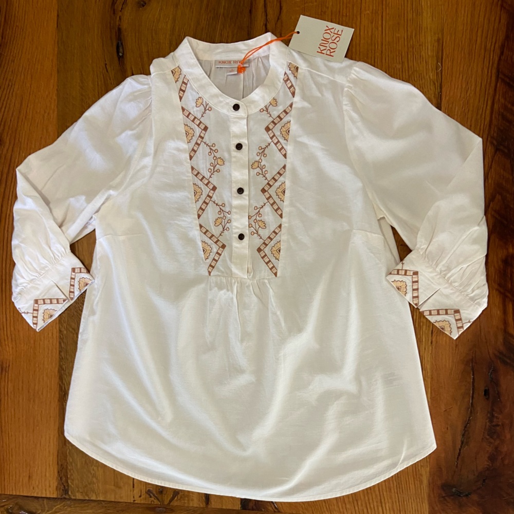 Knox Rose Ivory Top with Sweet Embroidery and Button Front, NWT, Size Small